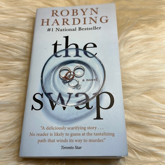 🐸2/$10🐸Thriller. The swap - Picture 2 of 4